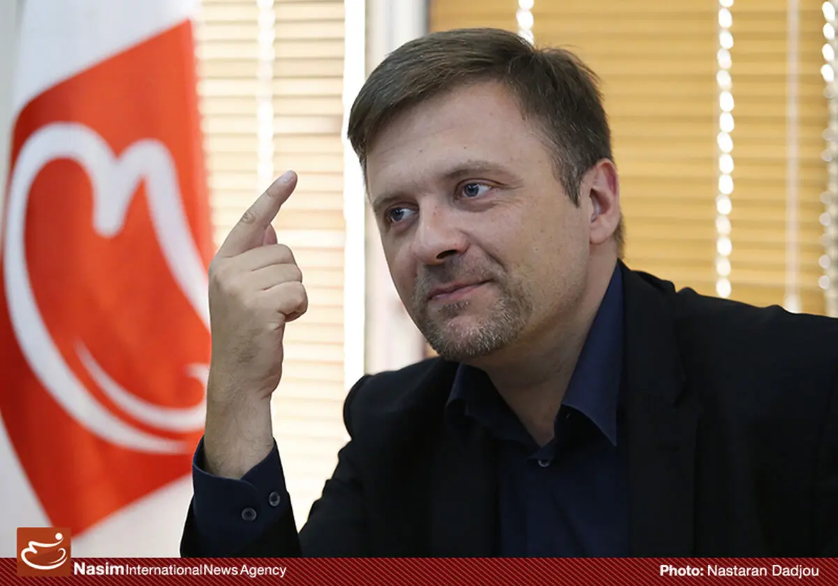 عضو سابق پارلمان لهستان: ایران جزء کشورهایی است که بندهای استکبار را پاره کرده