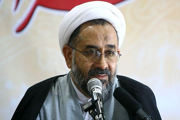 مصلحی: دشمن در فتنه جدید عکس امام را پاره نخواهد کرد