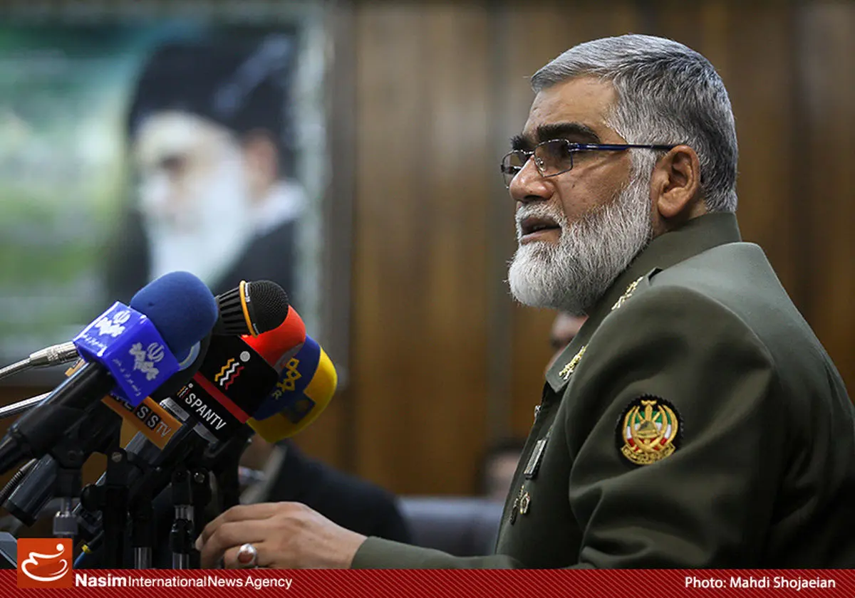 امیر پوردستان: هیچ بیگانه‌ای اجازه ورود به مراکز نظامی را ندارد
