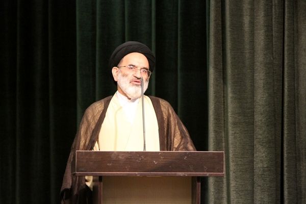 تقوی:   ما  خوشحال نیستیم که  جاسوسخانه انگلیس در ایران باز شده