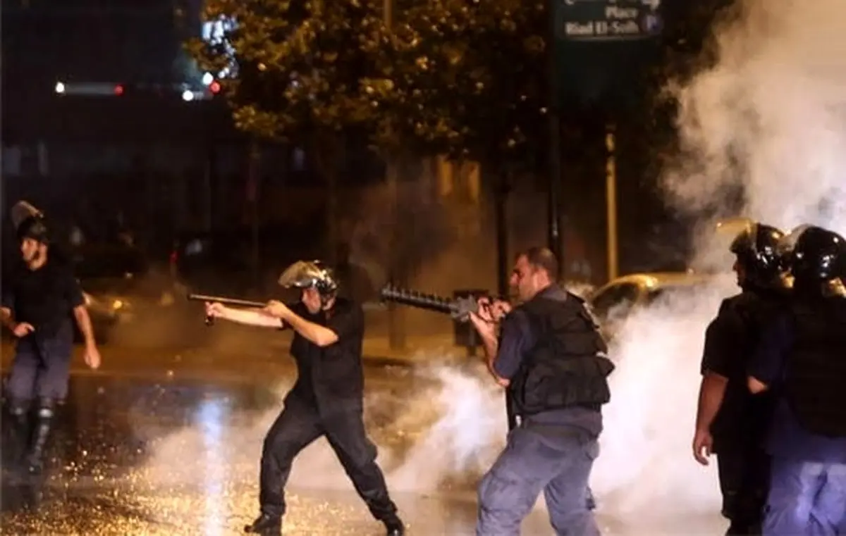 حمله معترضان لبنانی به ساختمان نخست وزیری لبنان