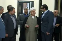 هاشمی رفسنجانی: آیت‌الله خامنه‌ای   یک انقلابی واقعی، وارسته و زاهد است