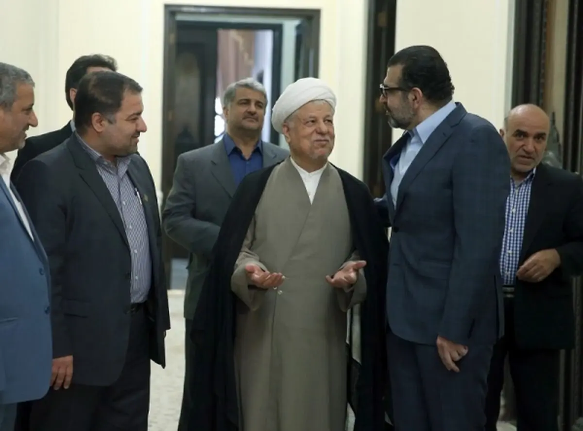 هاشمی رفسنجانی: آیت‌الله خامنه‌ای   یک انقلابی واقعی، وارسته و زاهد است