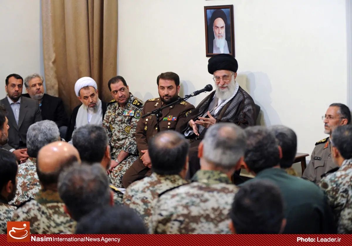 گزارش تصویری:: دیدار فرماندهان و مسئولان قرارگاه پدافند هوایی خاتم‌الانبیاء(ص) ارتش با رهبر معظم انقلاب