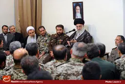گزارش تصویری:: دیدار فرماندهان و مسئولان قرارگاه پدافند هوایی خاتم‌الانبیاء(ص) ارتش با رهبر معظم انقلاب