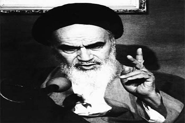 سنگ یادبود یکصد لقب آمریکا در کلام امام خمینی (ره) رونمائی شد