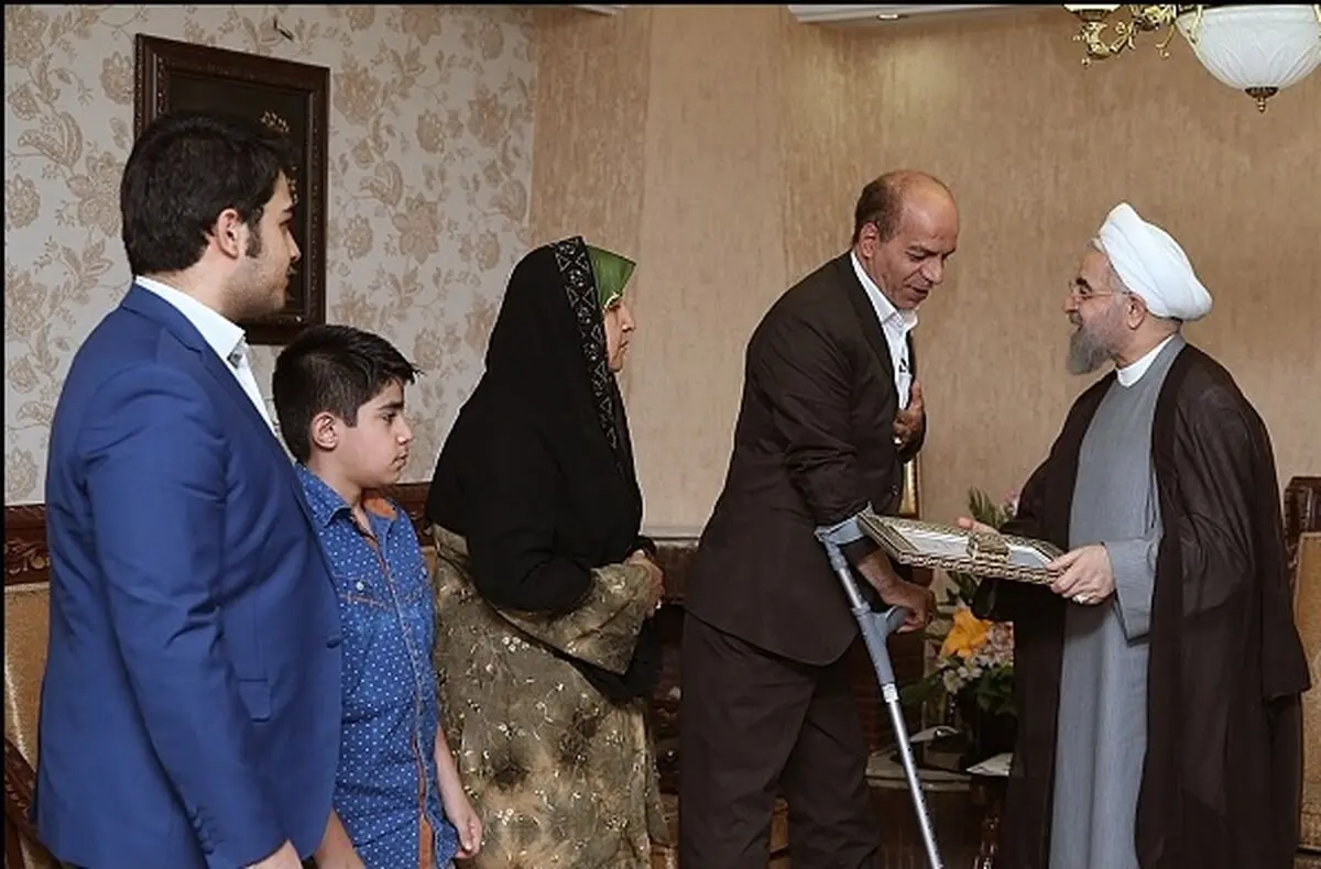 روحانی: دستیابی به عزت و استقلال نیازمند پرداخت هزینه است