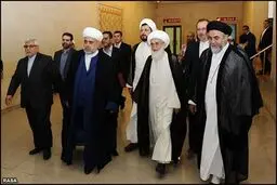 آیت‌الله نوری همدانی: اشعاری که با  قرآن و فرهنگ اهل بیت همخوانی داشته باشد، مورد تأیید  است