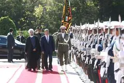 استقبال رسمی روحانی از رئیس جمهور قرقیزستان