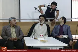 گزارش تصویری:: نشست دانشجویان و دبیران سیاسی رسانه‌ها با حجت‌الاسلام هادی خامنه‌ای