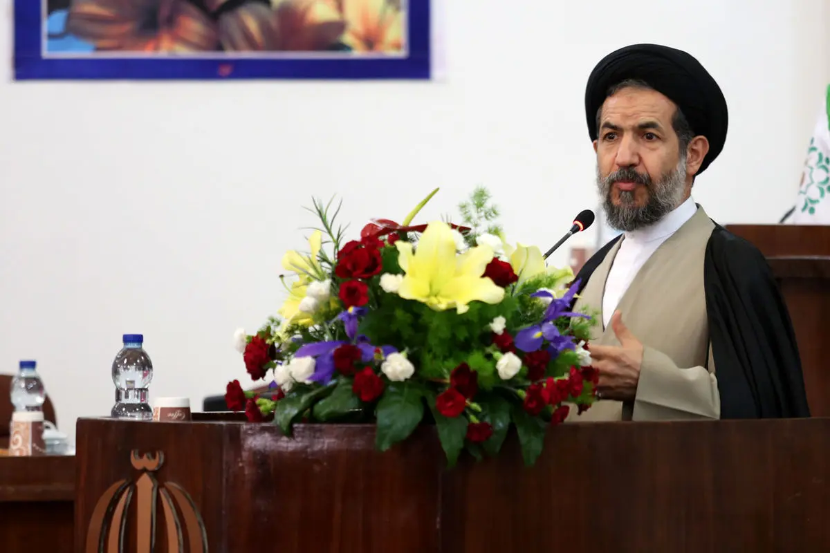 ابوترابی: اگر کسی خردمند و خردورز باشد تحت تربیت قرآن قرار می‌گیرد