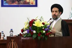 ابوترابی: اگر کسی خردمند و خردورز باشد تحت تربیت قرآن قرار می‌گیرد