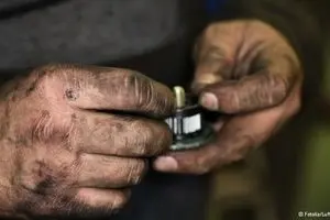 مرکز آمار:
شاغلین روزانه ۲ ساعت و ۵۵ دقیقه کار می‌کنند