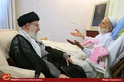 فیلم:: عیادت رهبر معظم انقلاب از آیت الله خزعلی