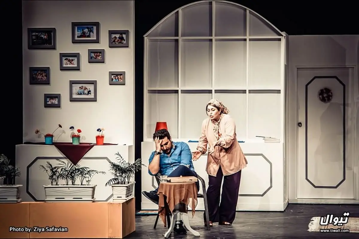 "پپرونی برای دیکتاتور"، ابتذال در نقد