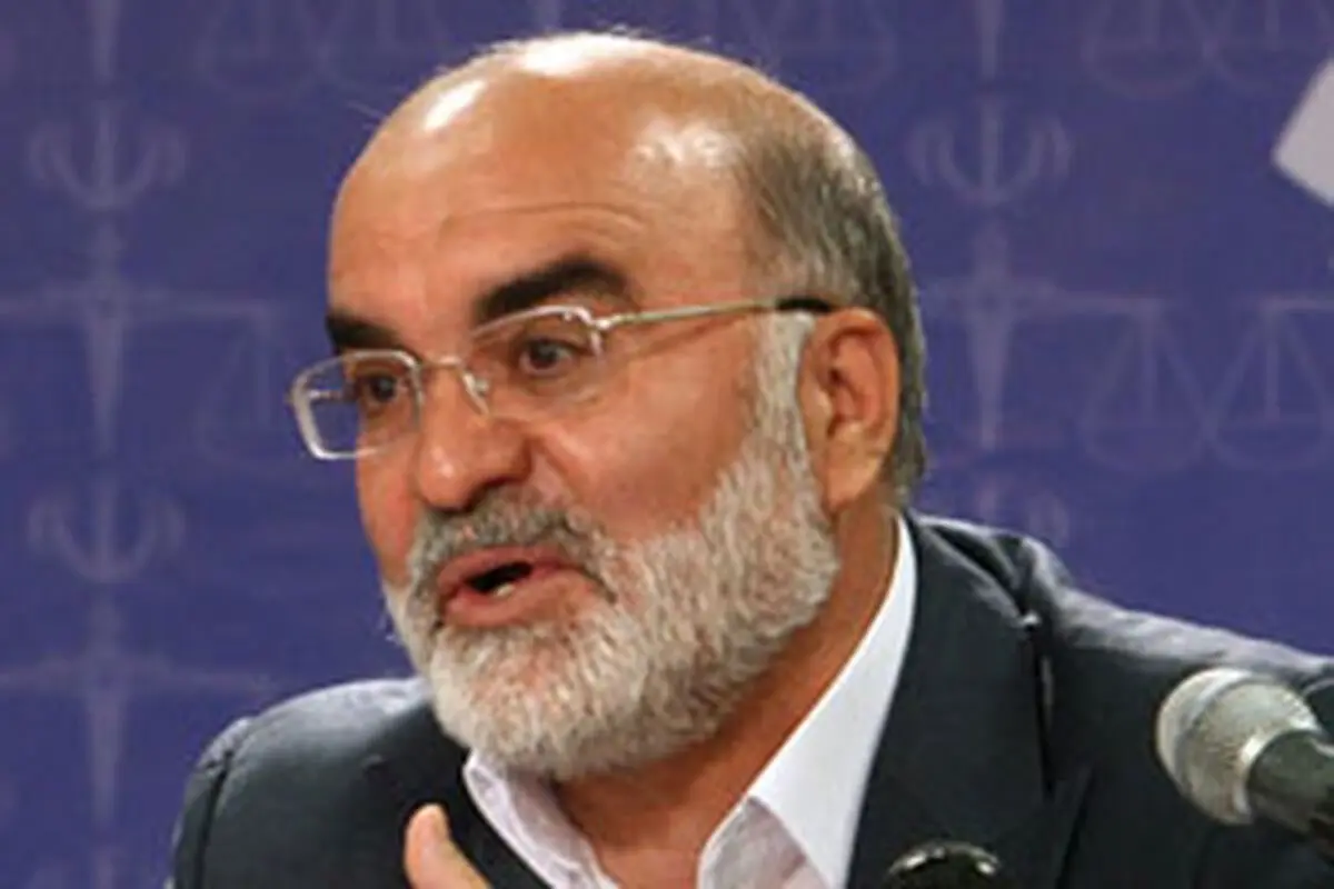 سراج:
کشورهای غربی فرش‌های قرمز زیر پای مفسدان را جمع کنند