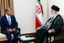 رئیس‌جمهور قرقیزستان دقایقی پیش با رهبر انقلاب دیدار کرد