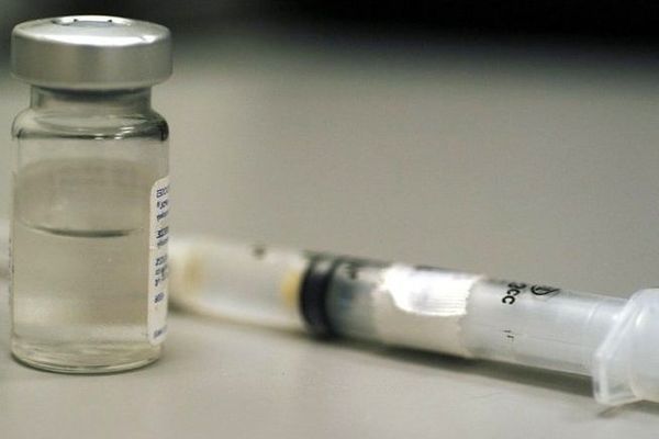 واکسن آنفولانزا در داروخانه‌های سراسر کشور توزیع شد