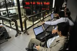 ۵۶ میلیون ایرانی از افت بورس تهران ضرر کردند