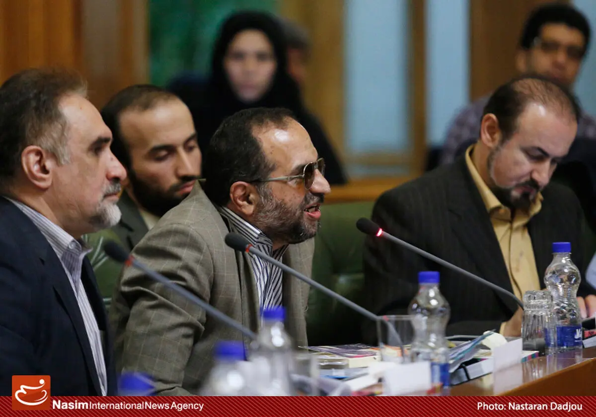 عضو شورای شهر تهران: دولت سهم خود از پرداخت حق بیمه تاکسیرانان را نمی‌پردازد