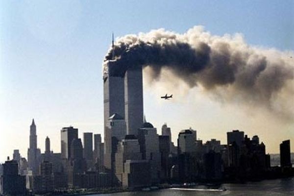 پشت صحنه ۱۱ سپتامبر را در شبکه افق ببینید