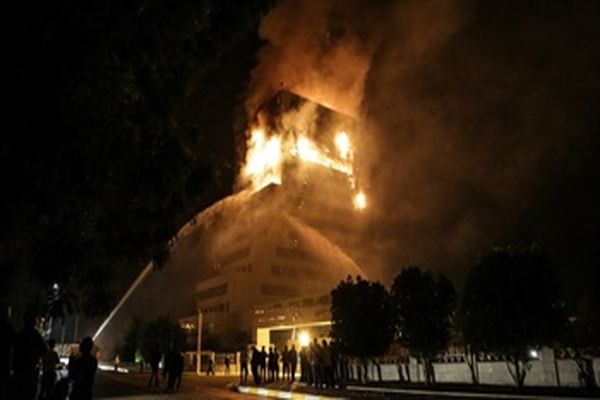 آتش‌سوزی یک هتل در مکه؛  ۱۰۲۸ زائر به مکان دیگر منتقل شدند