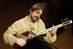 تقدیر از حسین علیزاده و محمود فرشچیان در همایش نکوداشت مولانا