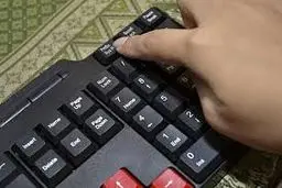 صفحه کلیدی که با مشت کار می‌کند!