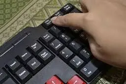 صفحه کلیدی که با مشت کار می‌کند!
