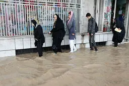 نجات دو جوان از مرگ در قیام‌دشت