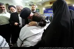 فیلم:: حاشیه دیدار جمعی از جانبازان دفاع مقدس با رهبر معظم انقلاب
