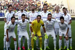 دیدار امروز استقلال با ۱۵ دقیقه تاخیر آغاز می‌شود