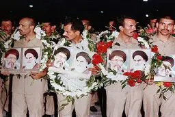 بازخوانی خاطرات ۱۱۸ ماه اسارت دربرنامه 