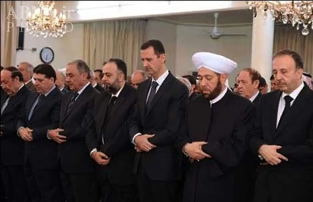 بشار اسد در یکی از مساجد دمشق نماز قربان را به جا آورد