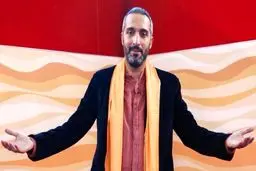 ژوله:   نماینده هیچ فرقه، گروه، دسته و جناحی نیستیم