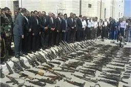 آشتی ملی در جنوب سوریه؛ ۱۰۰۰ نفر سلاح‌ خود را تحویل دادند