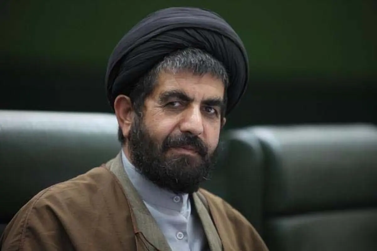 بک نماینده مجلس: بانک‌ها کمکی به نجات کشور از وابستگی به نفت نمی‌کنند