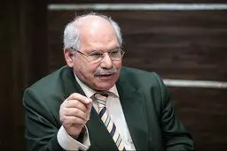 واکنش دانشمند به چراغ سبز دولت برای حضور آمریکایی‌ها: برای فروش کالاهایشان به ایران می‌آیند