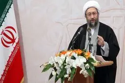 آیت‌الله آملی‌لاریجانی: هجوم دشمن بیشتر از هر زمانی این روزها  در حال شکل‌گیری است