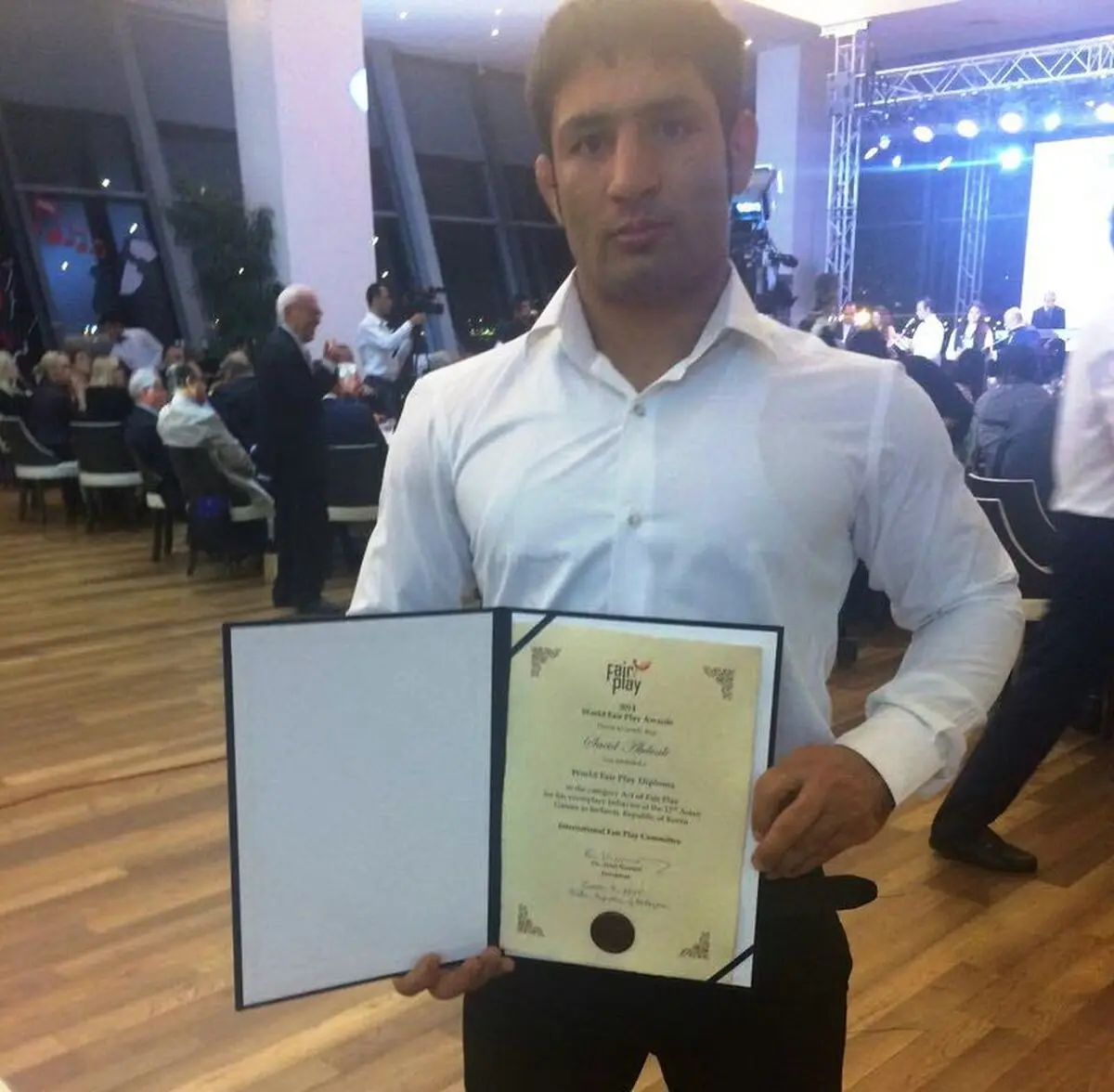 دیپلم بازی جوانمردانه به سعید عبدولی اهدا شد
