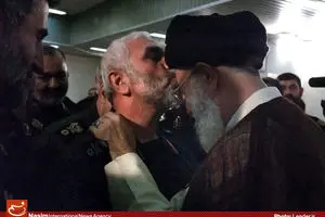 عکس خبری:: سردار شهید حسین همدانی در کنار رهبر معظم انقلاب
