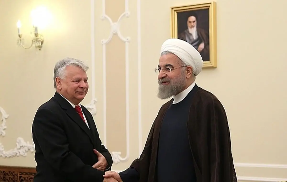 روحانی:  وجود امنیت در دو منطقه اروپا و خاورمیانه به نفع همه کشورها و جهان خواهد بود