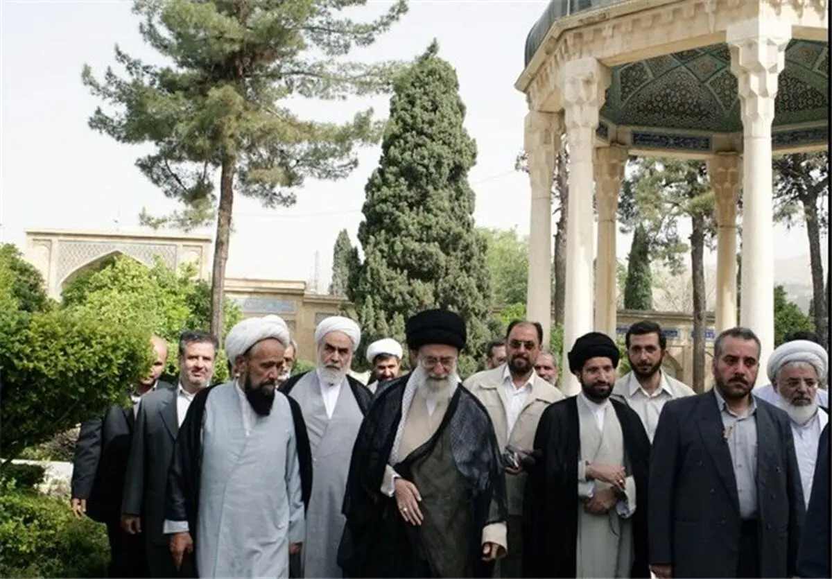 نگاهی به نسخ خطی دیوان "حافظ" اهدایی رهبر معظم انقلاب
