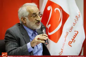 شیخی: چرا هر وقت زنگنه وزیر نفت می‌شود، قیمت نفت کاهش می‌‌یابد؟