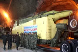 سردار حاجی‌زاده: پایگاه‌های موشک‌های دوربرد ما  آماده و در عمق ۵۰۰ متری کوه‌ها قرار دارد