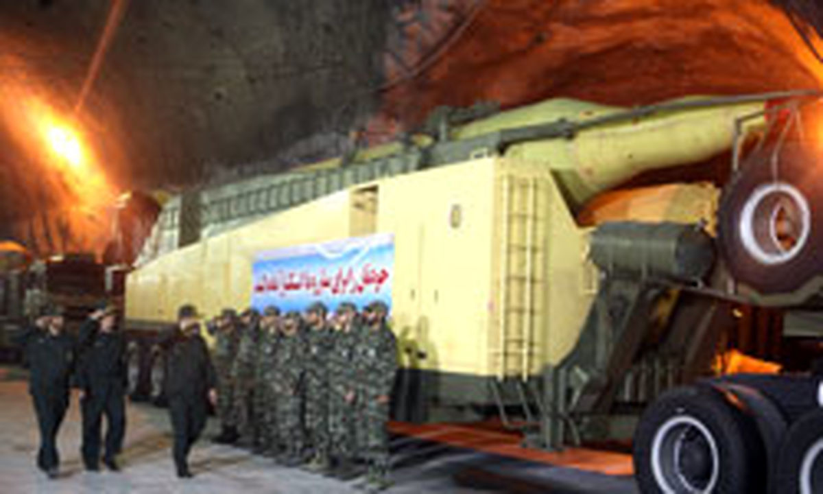 سردار حاجی‌زاده: پایگاه‌های موشک‌های دوربرد ما  آماده و در عمق ۵۰۰ متری کوه‌ها قرار دارد