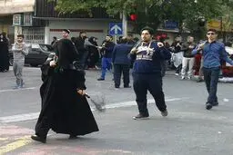 پلیس: زنجیرزنی بانوان ممنوع است