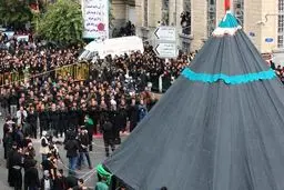 ظهر عاشورا ایستگاه ۱۵ خرداد مترو تعطیل است