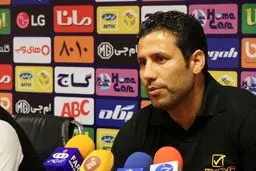 مهدی تارتار: داور بازی تحت تاثیر بازیکنان ملی‌پوش نفت بود