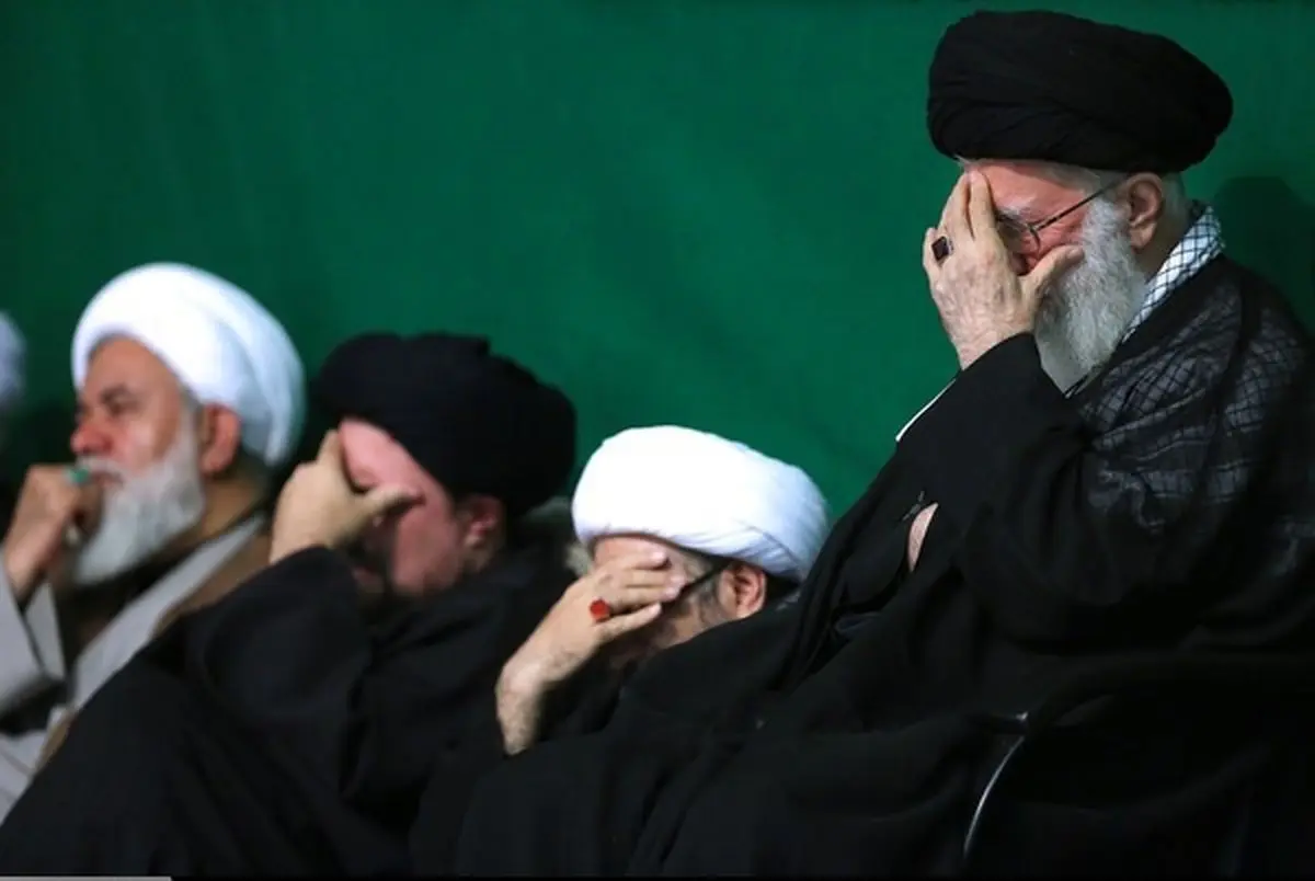 اولین شب مراسم عزاداری اباعبدالله الحسین (ع) با حضور رهبر انقلاب برگزار شد
